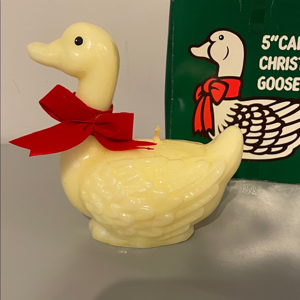 VTG Cream Goose Candle with Red Bow new